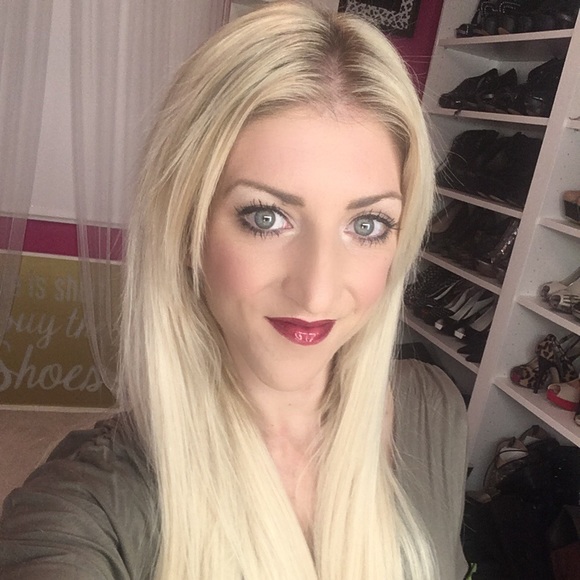 Meet your Posher, Jenna - Picture 1 of 1